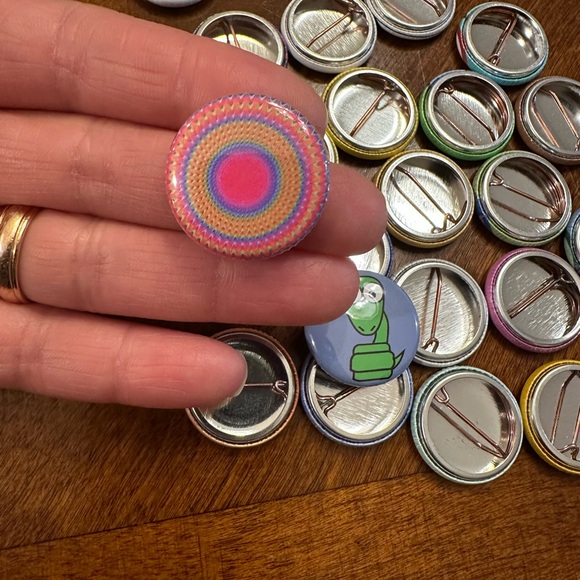 Colorful Cartoon Character Button Set - Picture 7 of 9